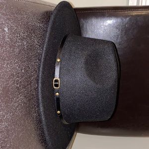 Large Fedora
